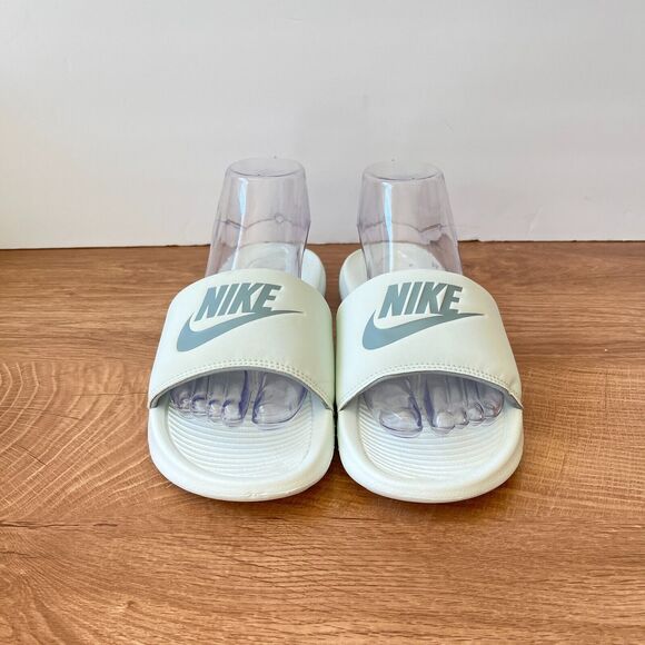 Nike Benassi JDI Grayish Green Swoosh Slide Sandals CN9677-300 Women's Size US 6 - Picture 1 of 9